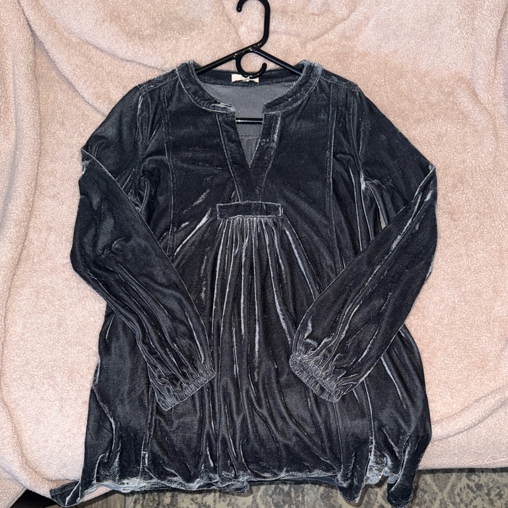 Easel Shimmery Gray-blue Velvet Holiday dress
